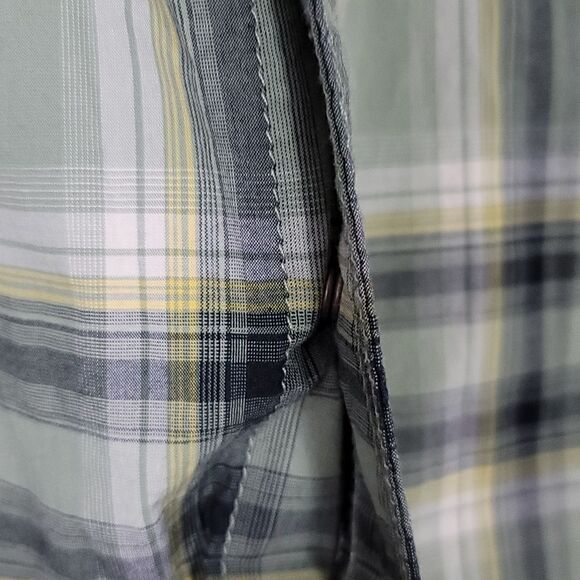 Carhartt  Plaid Short Sleeve  Button up Shirt - Picture 5 of 10
